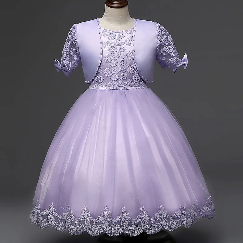 hochzeit frühling tischdeko fuchsia weiß blumenkränze vogelkäfig stumpfkerze