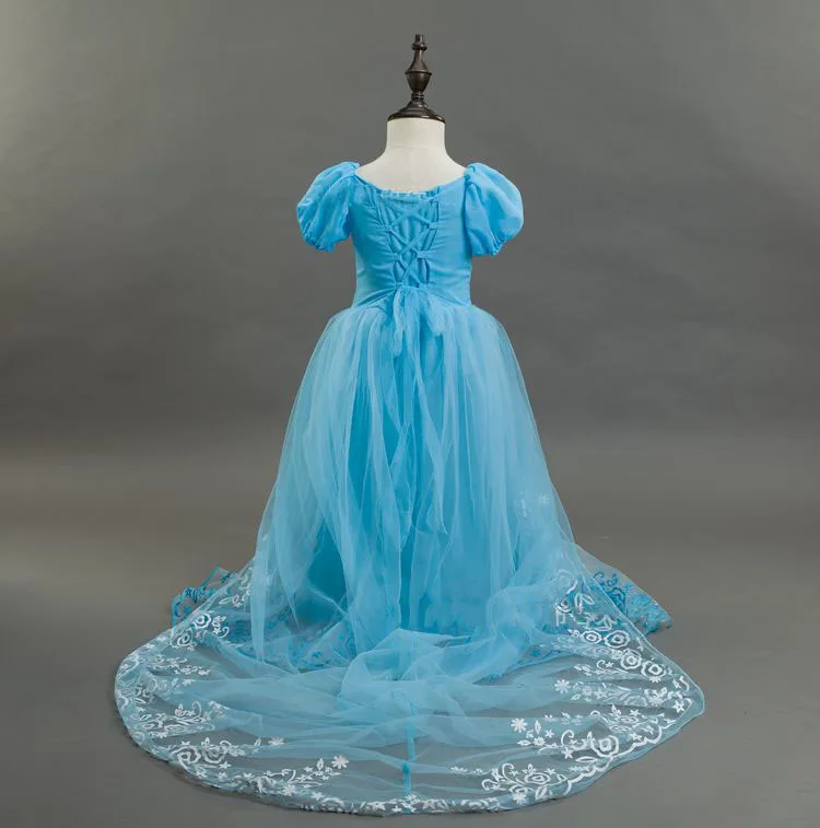 бальное платье со шлейфом. платья для принцессы. самые красивые бальные платья.