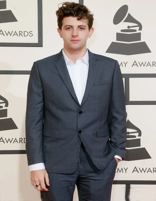 Men Suits Dark Grey Slim Fit Men Groom Suit Tuxedos Formal Groomsmen Wedding Suits Custom Made Celebrity Suits(Jacket+Pants+Tie) Men Suits Dark Grey Slim Fit Men Groom Suit Tuxedos Formal Groomsmen Wedding Suits Custom Made Celebrity Suits(Jacket+Pants+Tie)