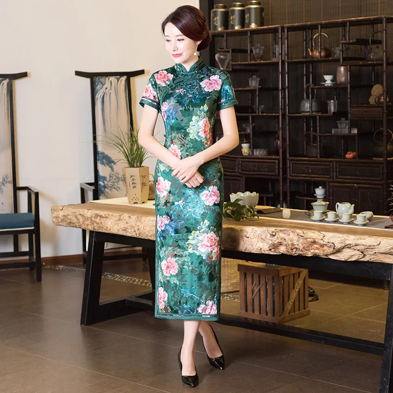 

Velvet Cheongsam Long Chinese Dresses Traditional Women Oriental Collars Qipao Green Gown Plus Size Evening Wedding Dress Retro