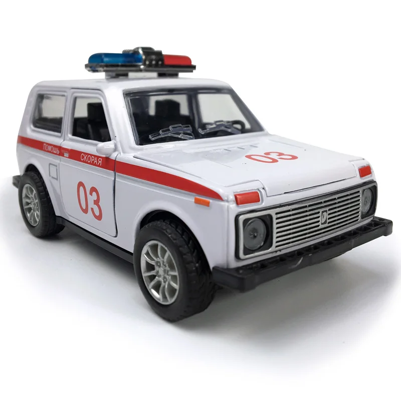 Литые под давлением автомобильные 1:28 масштаб Lada Niva 1:32 Масштаб Priora/2106 модель автомобиля коллекционная игрушка автомобиль со звуком и светильник - Цвет: Niva-Ambulance