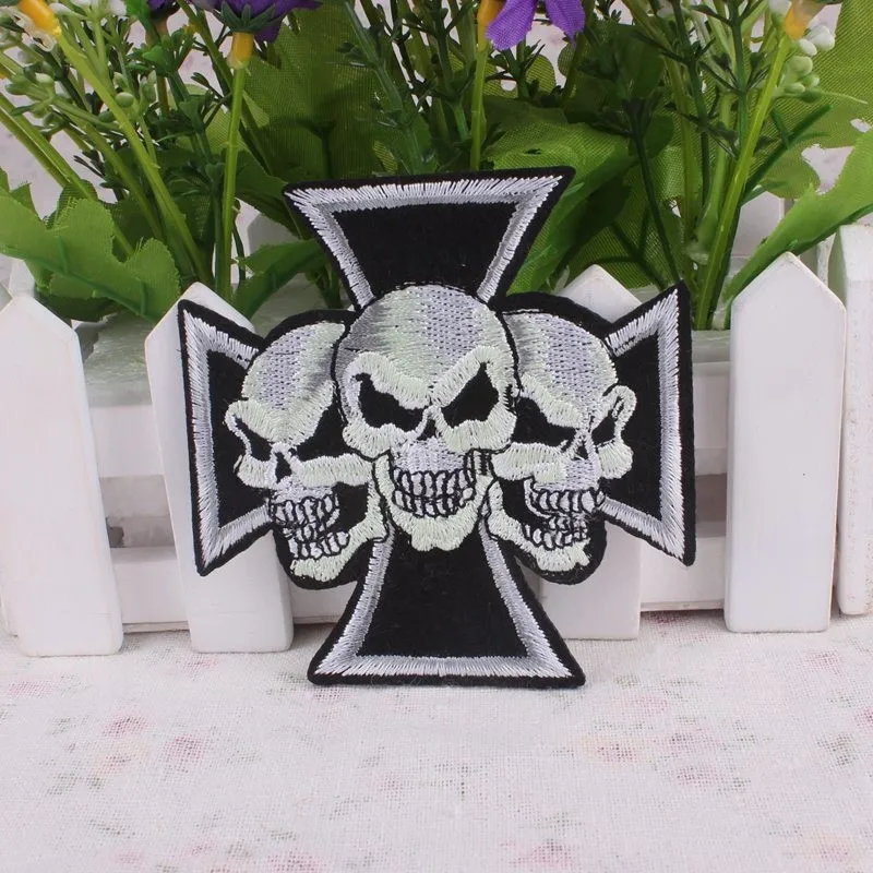 

1PCS Punk Rock Iron On Patches Star Letter Skull Patch Biker Cheap Embroidered Patches For Clothes Stickers Garment DIY Applique