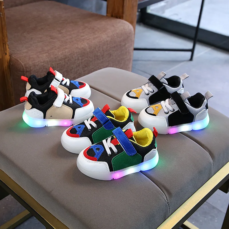 

2019 New Arrival Luminous Sneakers Children Light Up Shoes A Letter Led Shoes Girls Princess Cute Shoes with Light for Boys