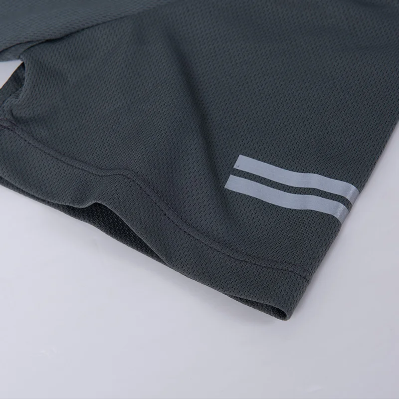 Dostosuj LOGO oddychające koszulki do biegania mężczyźni topy koszulki szybkie suche siłownia z krótkim rękawem T Shirt paski odblaskowe odzież sportowa 3 Dostosuj LOGO oddychające koszulki do biegania mężczyźni topy koszulki szybkie suche siłownia z krótkim rękawem T Shirt paski odblaskowe odzież sportowa 3