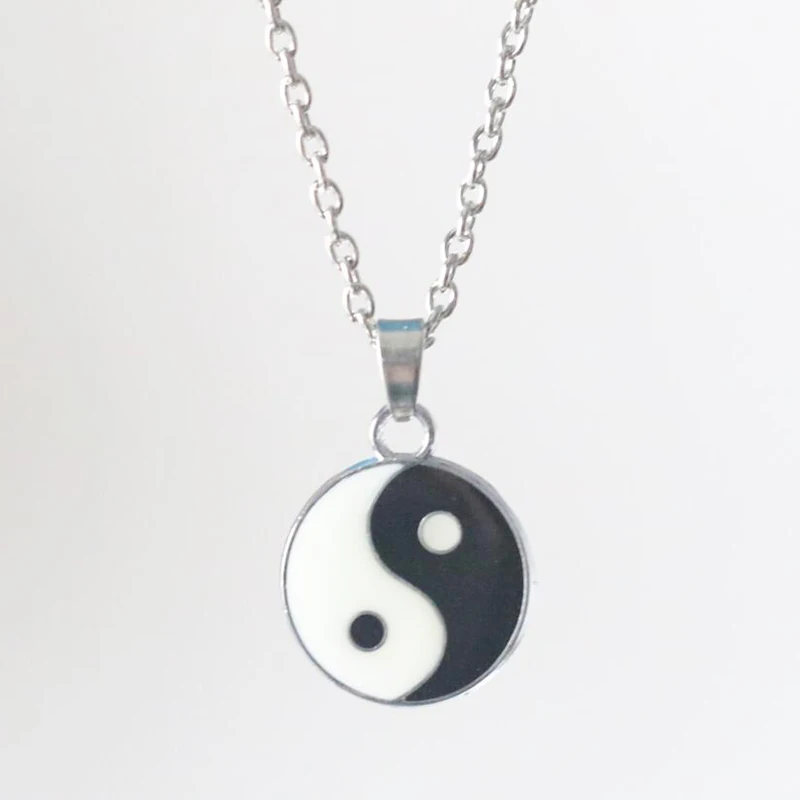 

Enamel Gossip Tai Chi Yin Yang Necklaces for Women Lovers White Black Simple Chain Necklace Necklace&Pendants Choker Collier