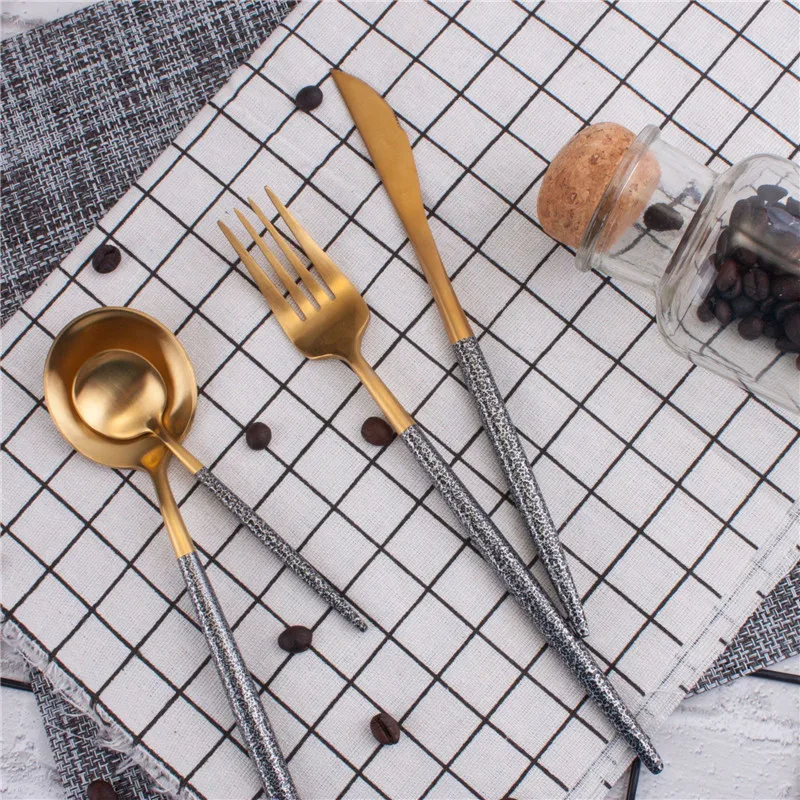 

24pcs/set European High Grade Gold Stainless Steel Cutlery Set Flatware Set Dinner Knife Fork Spoon Set Dinnerware Tableware