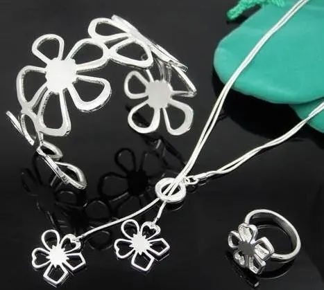 

Wholesale fashion jewelry Set, 925 Silver Necklace and Bracelet/Earrings Set . Nice Jewelry. Good S06