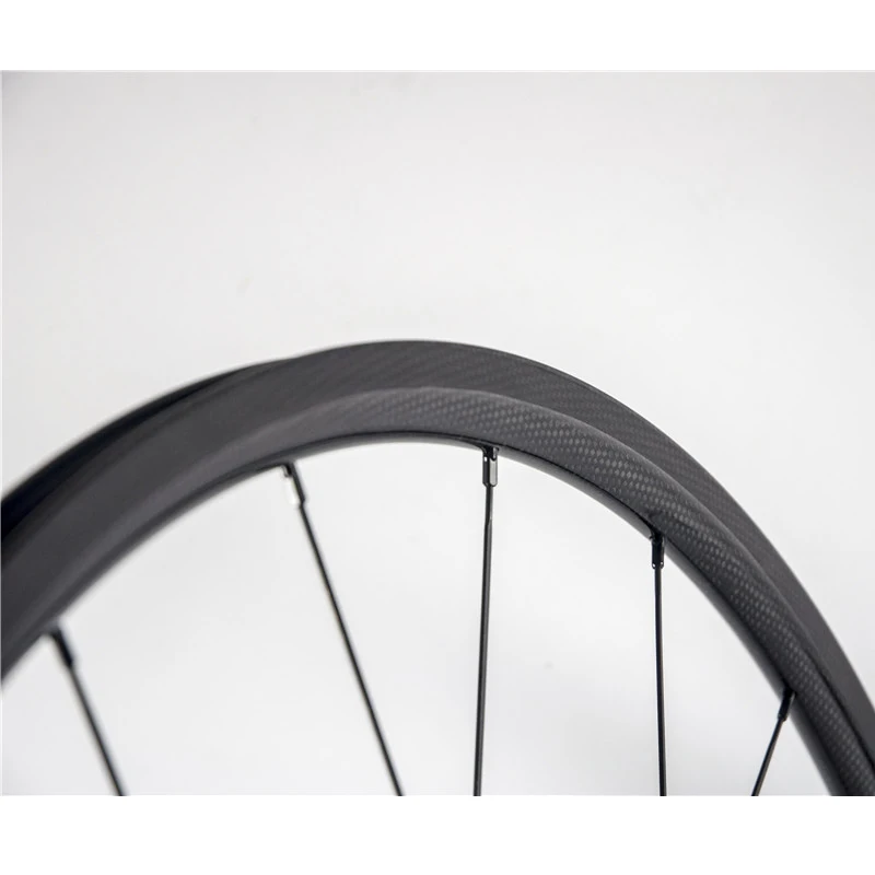 Best New arrival chinese carbon wheelset 24mm depth road wheels with 23mm width clincher in glossy bicycle wheel 1 Best New arrival chinese carbon wheelset 24mm depth road wheels with 23mm width clincher in glossy bicycle wheel 1