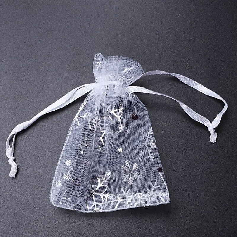 100 шт. свадебные подарочные сумки из органзы на шнурке, мешочек для ювелирных изделий, сумки Серебристые белые снежинки с принтом, прозрачные вечерние подарочные сумки