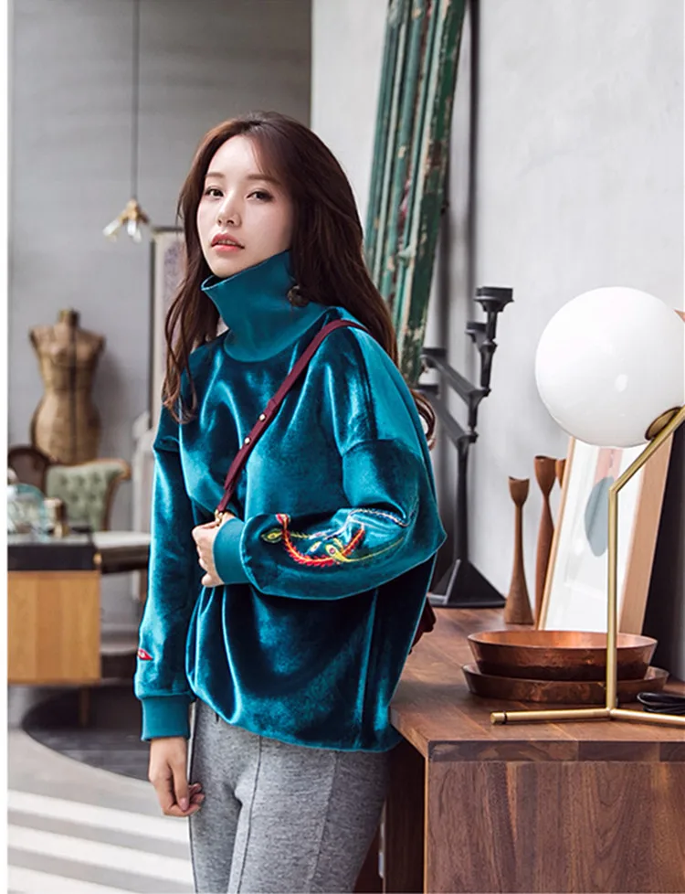 New Spring Women Velvet Turtleneck 
