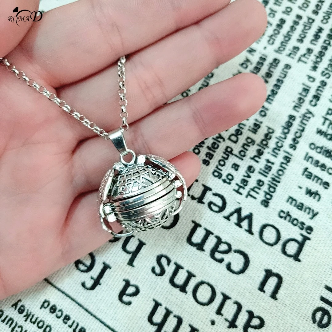 

Hollow Ball/Box Copper Vintage Cage Diffuser Necklace Locket Pendants For DIY Essential Oil Perfume Sound Necklace A40