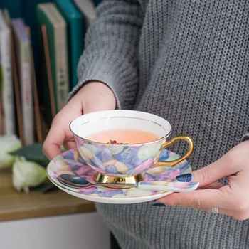 

Colorful Bone Porcelain Afternoon Tea Cup And Saucer Set Ceramic Coffee Cup With saucer Stainless Spoon 200 ml Home Drinkware