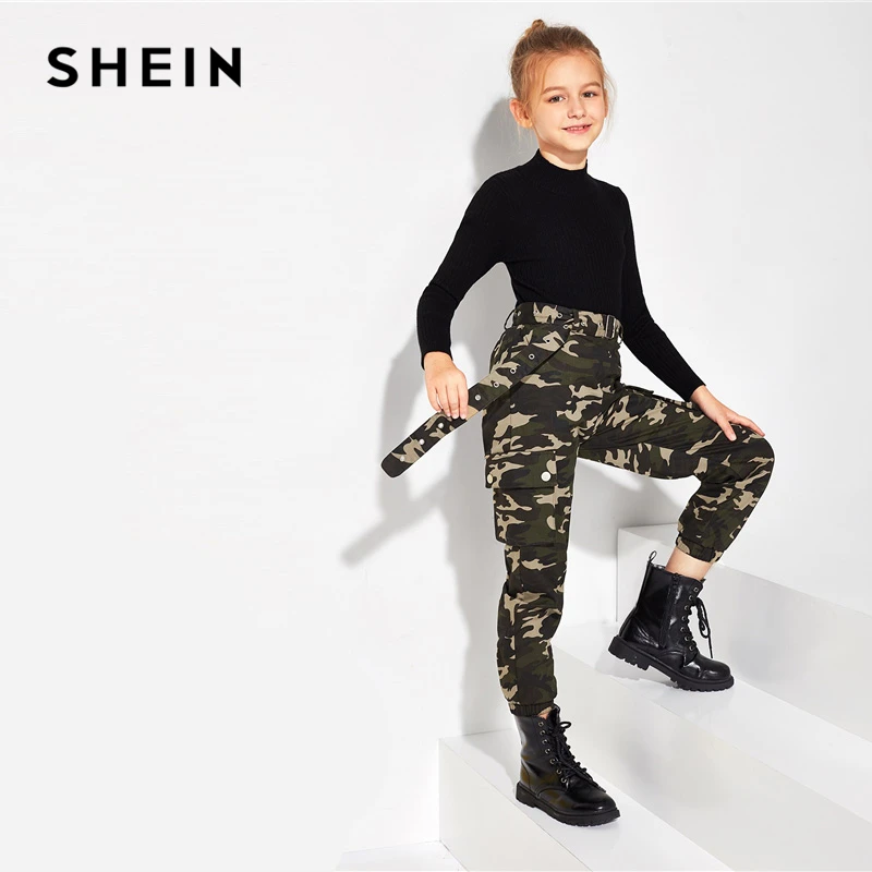 SHEIN/Повседневные камуфляжные штаны для девочек с карманами и поясом на пуговицах; г. Весенняя уличная одежда; брюки для девочек; детская одежда