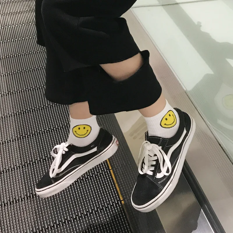 

New Stripe Parallel Bar Socks Personality Trendy Classic Smile Pattern Socks Funny Funny Couple Socks