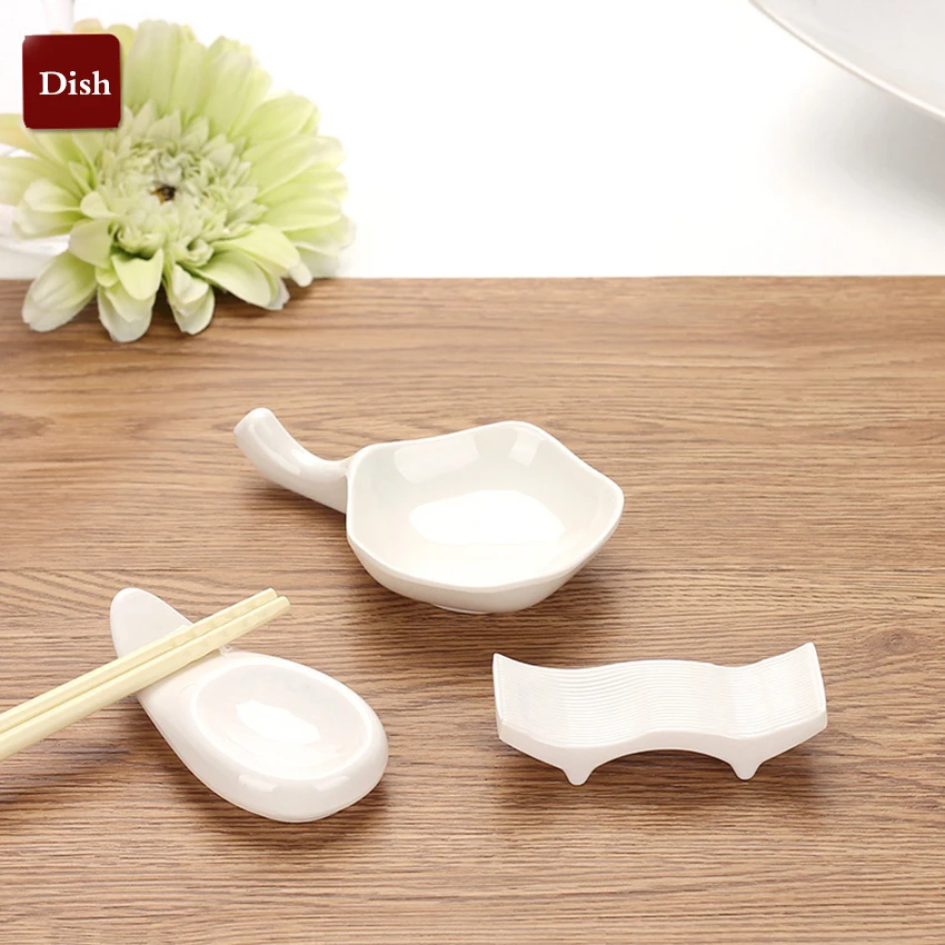 

1pc Cute Chinese plastic Decorative Chopsticks Holder Rack Spoon Fork Rest Kitchen Tools Tableware 3 Styles with logo
