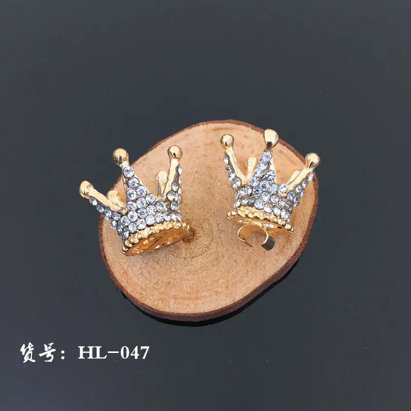 

Free Shipping 20PCs 3D Gold Tone Alloy Royal Crown Button Patch Sticker Craft Garment Ornament Accessories Material DIY Buttons