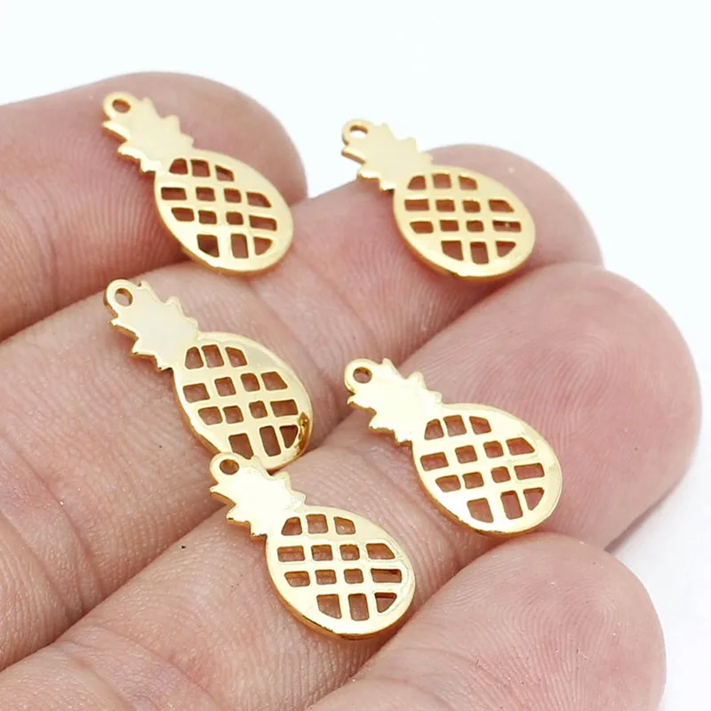 

5Pc. 19x16mm raw brass 24k Shiny Gold Pineapple. Charms , Pendant, MTE99