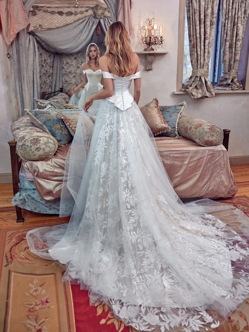 Alexandra-back_web
