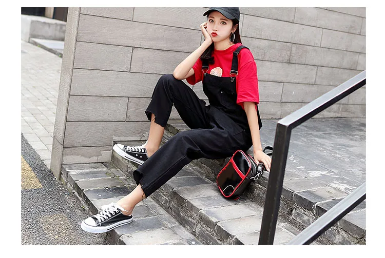 Stylish suspender jeans. College style, casual denim pants. (3)
