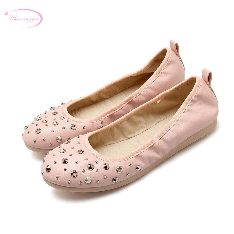 

Chainingyee sweet style comfortable round toe soft travel rollable shoes rivets slip-on beige red black flat with women's shoes