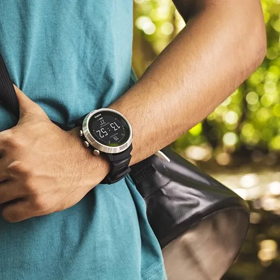 suunto-d5-black-on-wrist-1