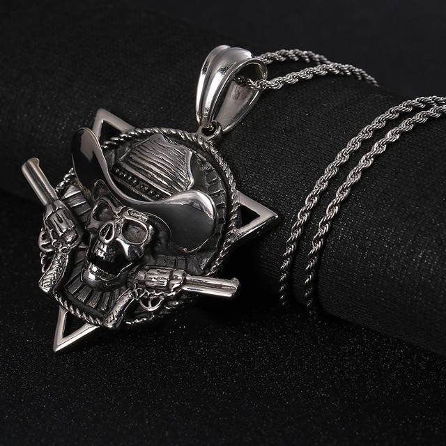 STAINLESS STEEL PIRATE SKULL NECKLACE