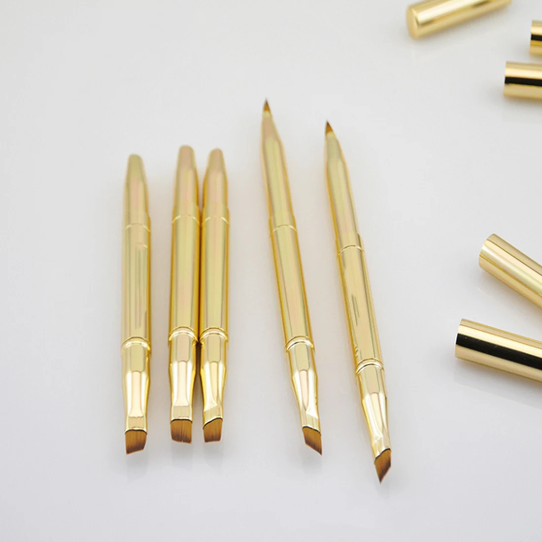 

Double-headed Retractable Champagne Professionl Makeup Brush with Cover for Lipstick Eyeshadow Concealer Eyeliner Cosmetic Tool