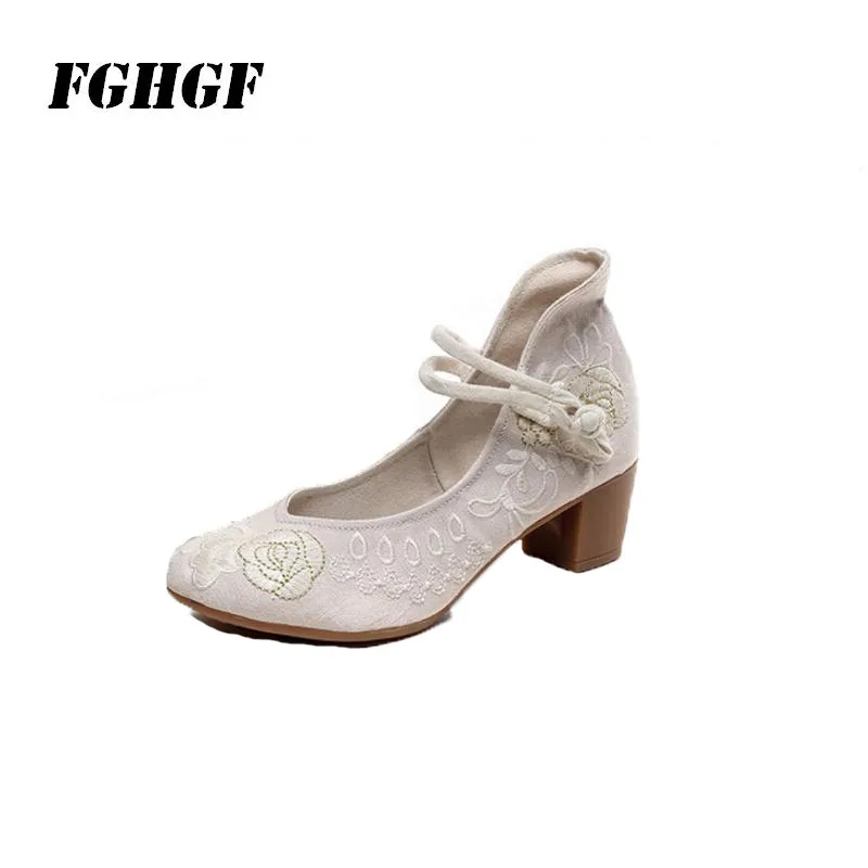 

2018 New Beijing cloth shoes for spring and summer National style embroidered shoes qipao restoring ancient ways with single sho