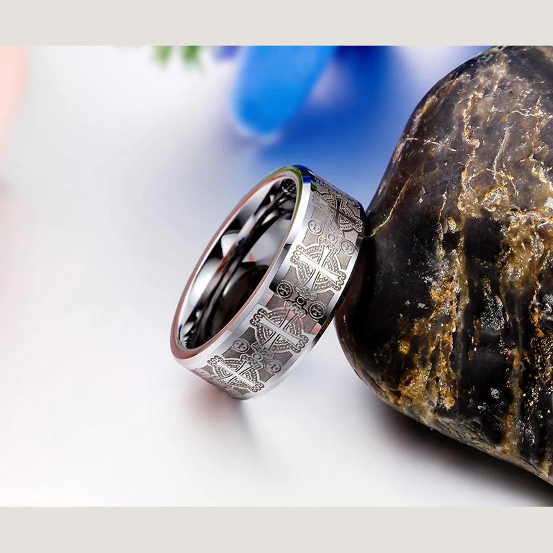 Online BONISKISS 8mm Vintage gótico láser grabado Cruz tungsteno anillos de compromiso para hombres alta calidad hombres joyería anillos hombre
