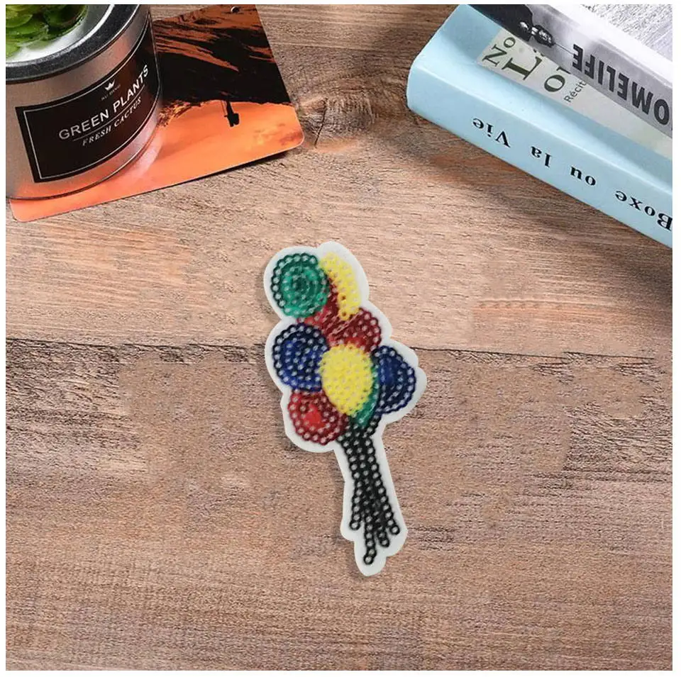 Sequin Patches Iron On Girl Embroidered Crown Rainbow BirdHeart LoveStarSexy Lip Patches For Clothing DIY Letters T-shirt(13)