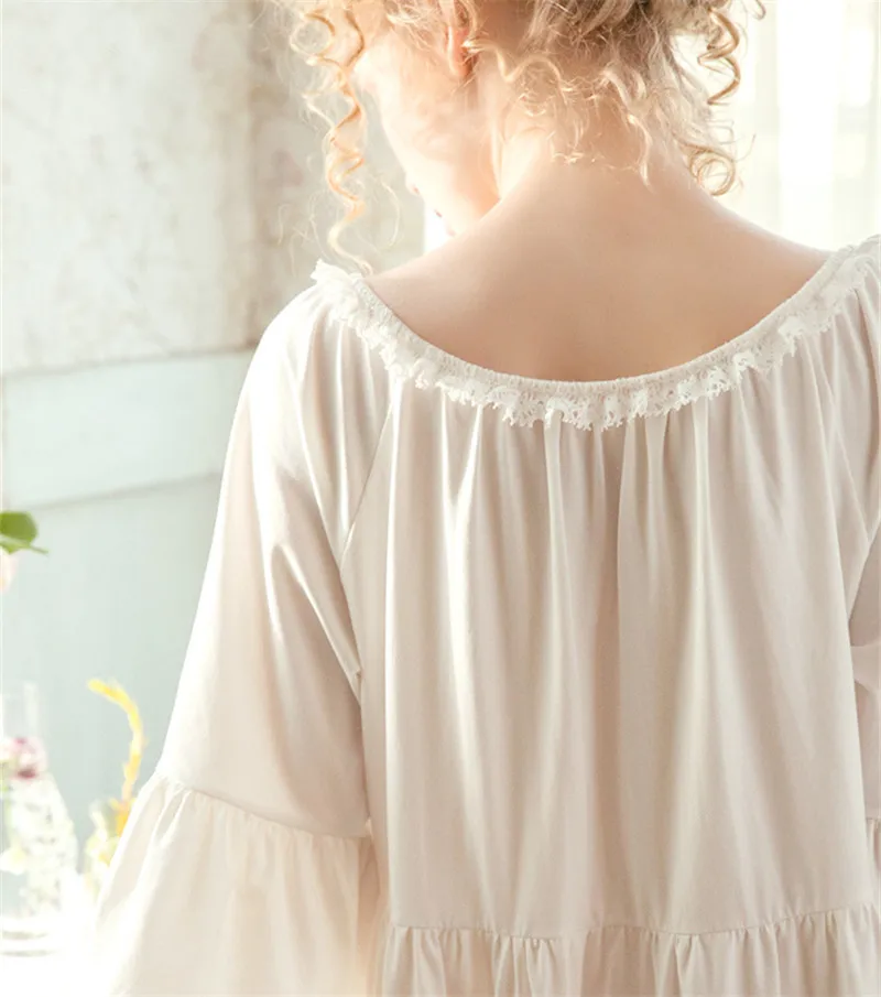 NIGHTGOWN (8)