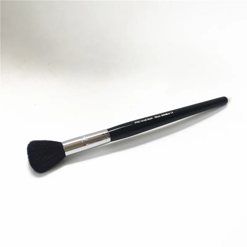 Sephora PRO Small Blush Brush #74 _ 2