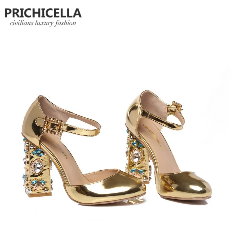 Уникальные женские золотистые кожаные сандалии PRICHICELLA Украшенные стразами на