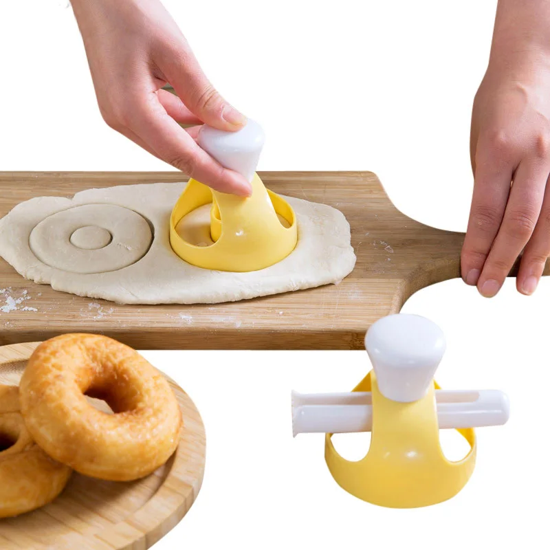 

HOT 1 Pcs Doughnut Mould With Clip DIY Cookie Cake Bread Desserts Bakery Cutter Frame Mold Baking Tools Donuts Maker