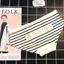 Korean cute black and white striped pure cotton fabric simple comfortable sports lady mid-waist triangle underwear Korean cute black and white striped pure cotton fabric simple comfortable sports lady mid-waist triangle underwear
