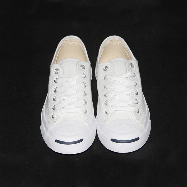 converse canvas tennis shoes
