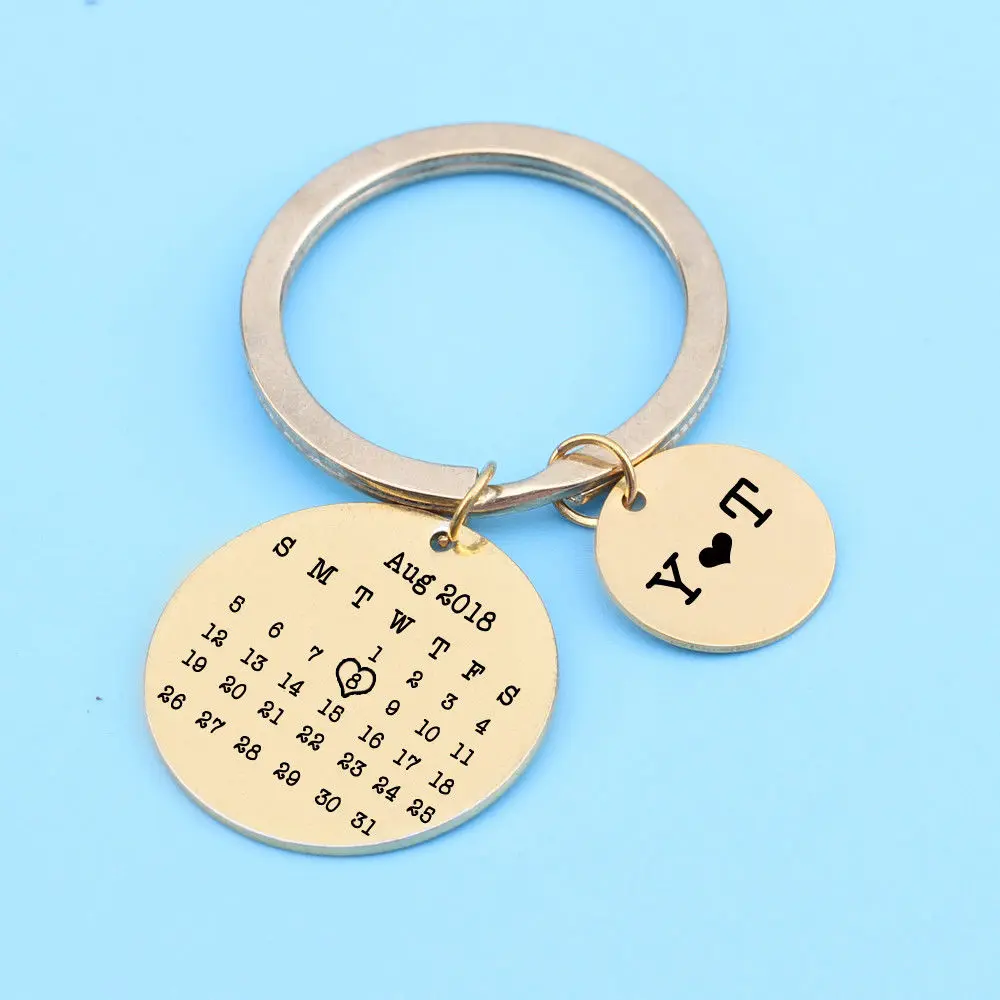 

Gold Personalized Calendar Keychain Custom Data And Name Keyring Highlighted With heart ForLovers Couples Special Data Gifts