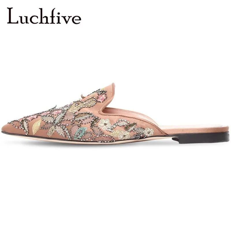 

Silk String Beads Embroidered Women Slippers Pointed Toe Black Runaway Mule Lazy Loafers Low Heels Slip On Fashion Shoes Woman