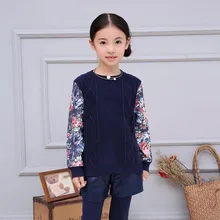 New baby girl with baby clothes thick sweater printed retro wave spring autumn children clothing