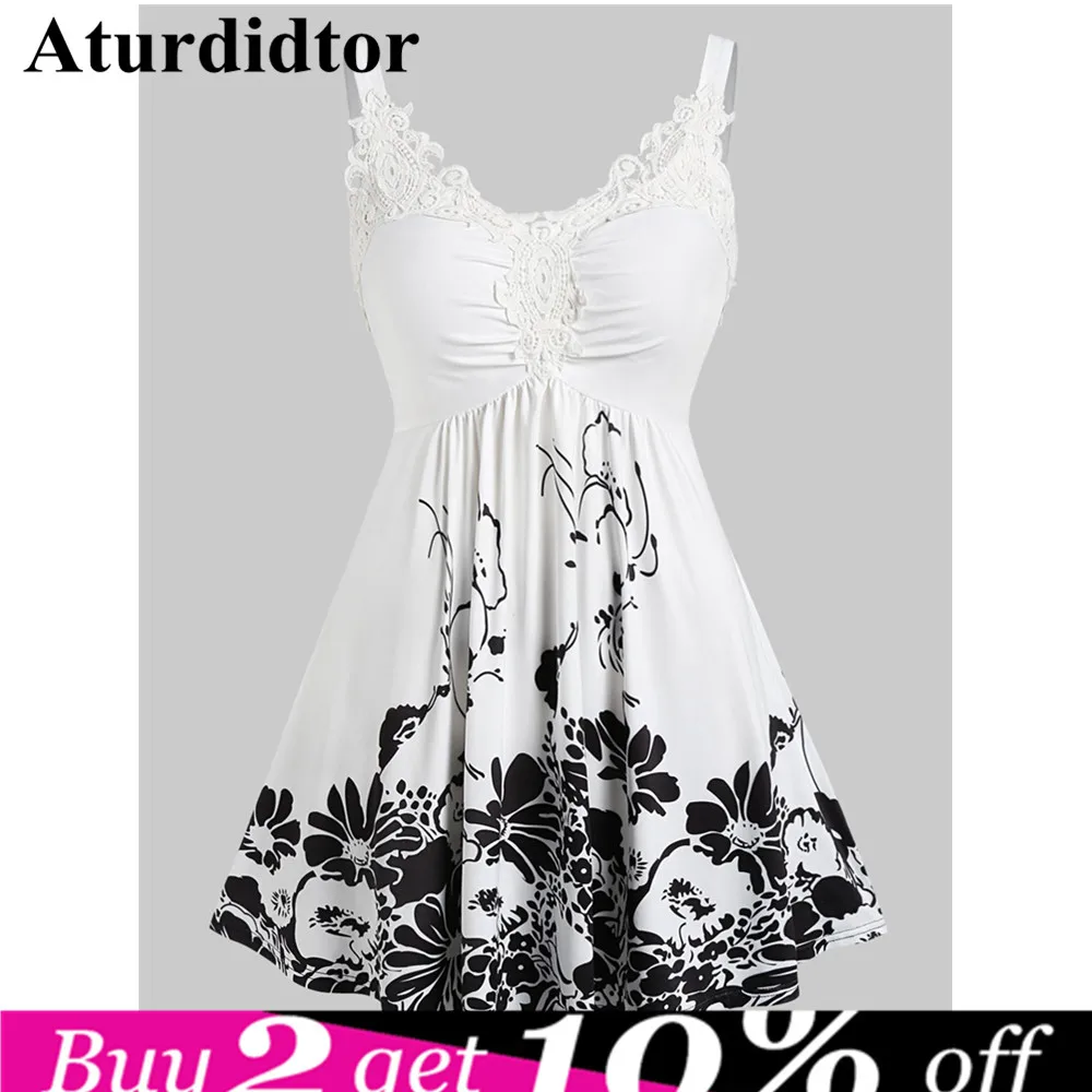 

Plus Size Ditsy Print Sweetheart Collar Lace Panel Tank Topeart Collar Lace Panel Tank Top