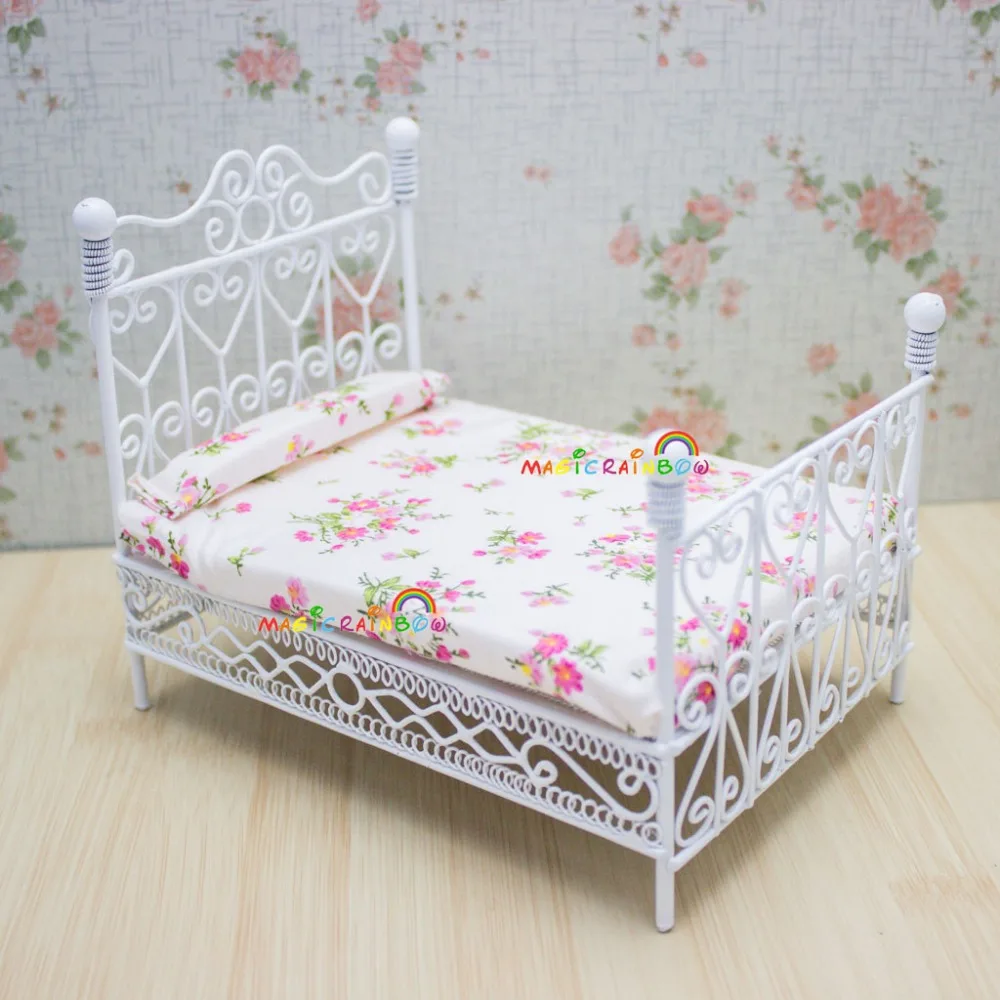 1:12 Scale Pink & White Pet Bed  Doll House Miniature 