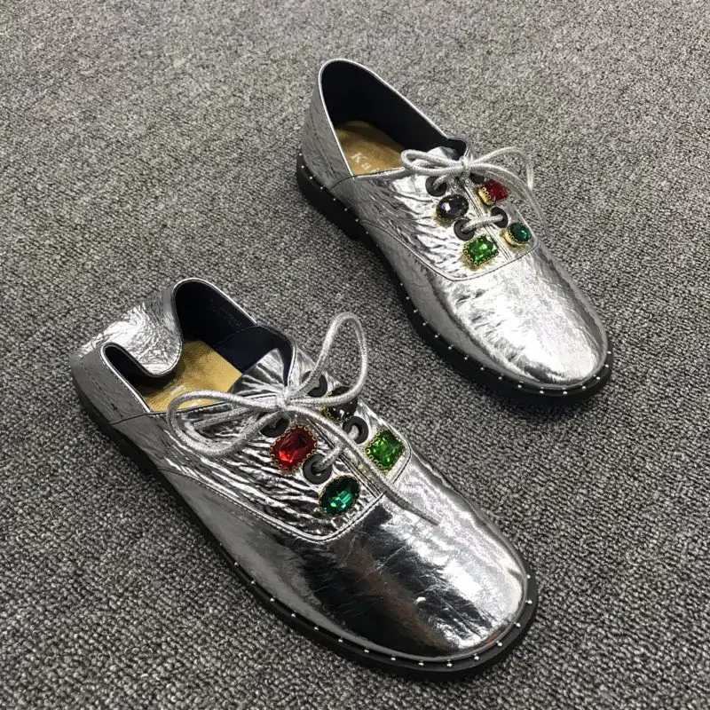 2019 New Rhinestone Women Flat Shoes Red Green Crystal Decor Lace-up Loafers Luxury Shiny Flats Soft Leather Comfortable Shoes