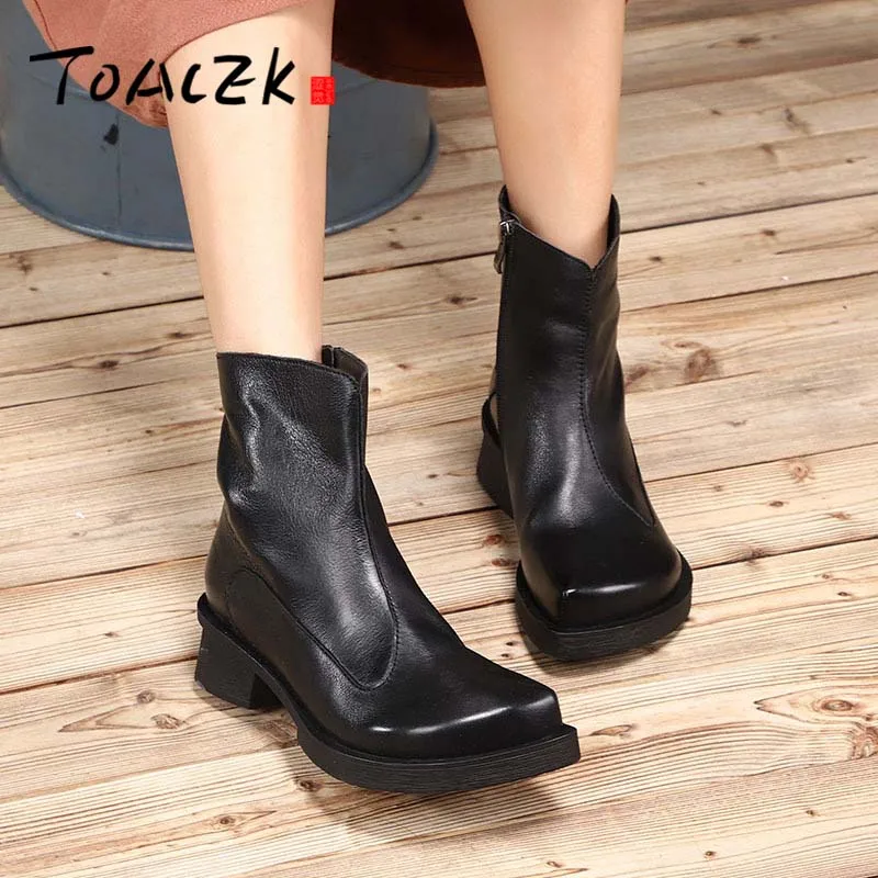 

Autumn and winter new square head leather thick with ankle boots female Europe and America simple solid color wedge boots