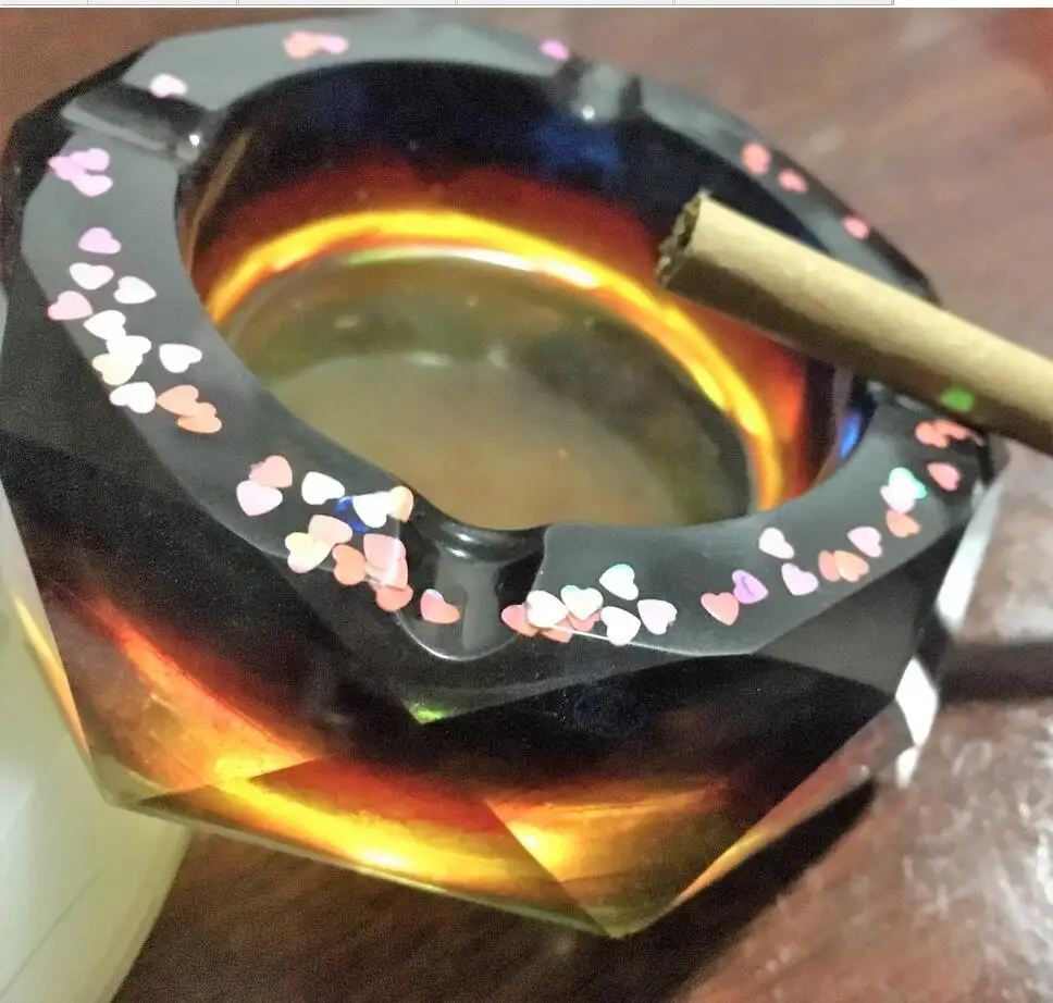 Форма пепельницы для эпоксидной смолы. Пепельницы из смолы эпоксидной смолы. Пепелница из эпоксидной смоле. Необычные пепельницы. Пепельница из смолы.