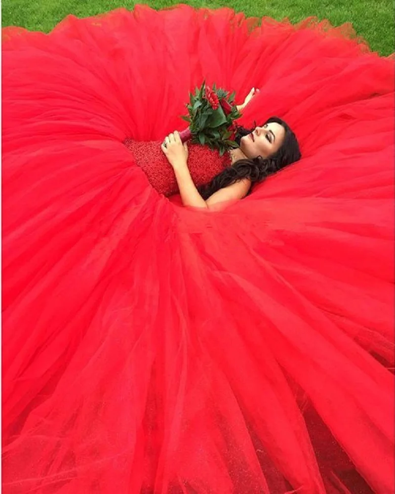Country Western Red Ball Gown Wedding Dress 2016 African Wedding Beads Backless Wedding Gowns Bride Dresses Country Western Red Ball Gown Wedding Dress 2016 African Wedding Beads Backless Wedding Gowns Bride Dresses