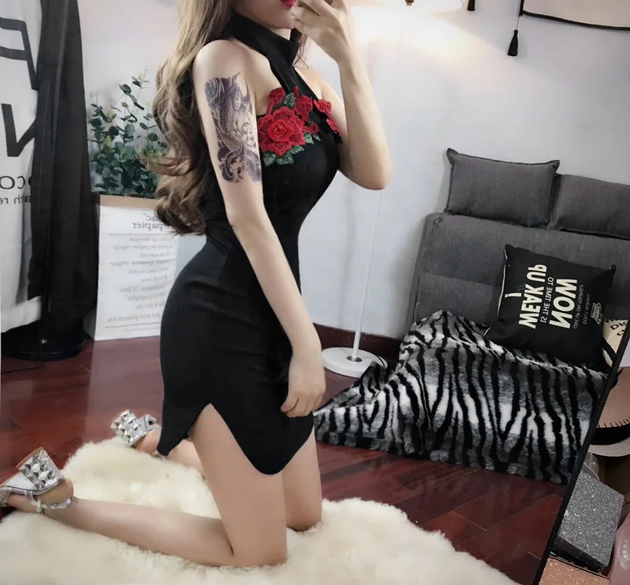 New Sexy Halter Side Opening Halter Embroidery Thin Package Hip dress