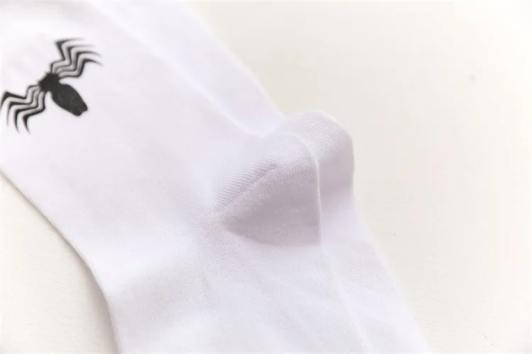 Мужская мода супергерой Логотип Черный Белый Мужские носки подарить подарки хорошим друзьям хлопковые носки Harajuku мужские уличные длинные