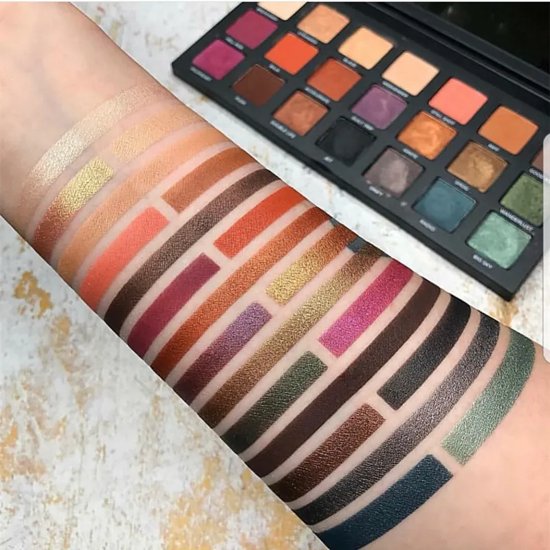 

2018 New Born To Run Palette Makeup Eye Shadow Palette Stain Matte Foil-like Shimmer Shades Make Up Eyeshadow Pallete Urbans