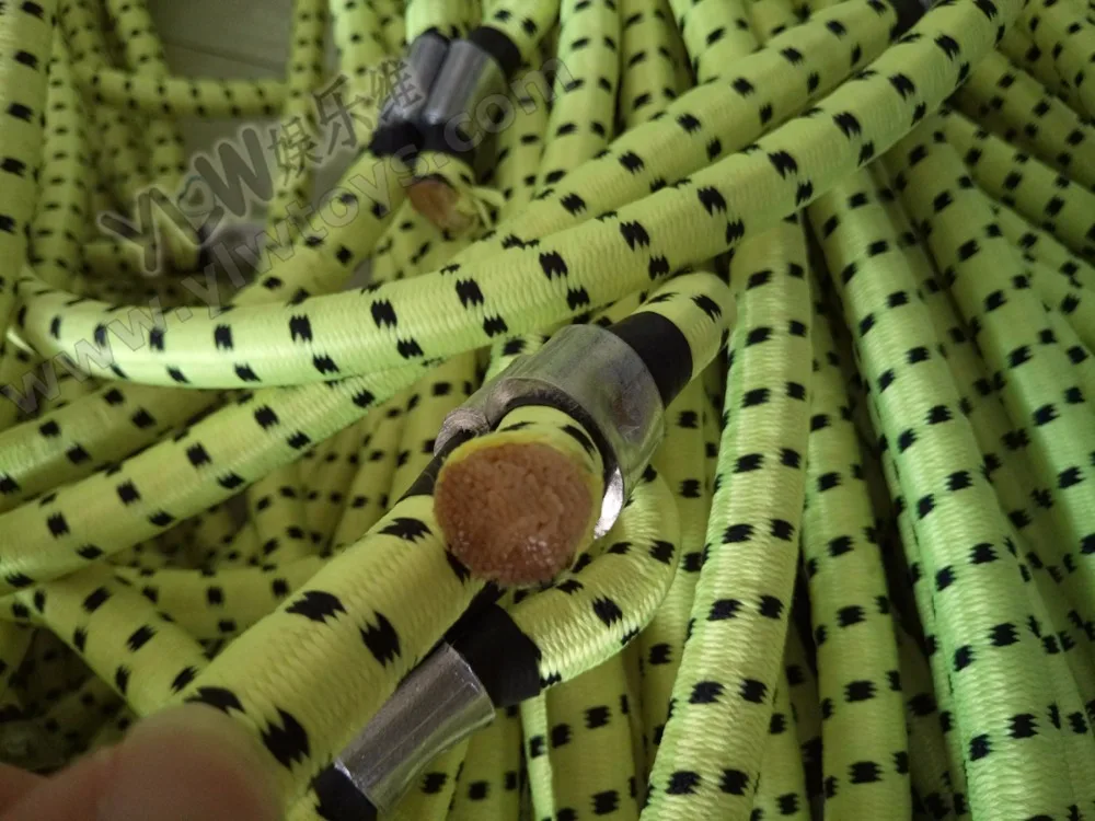 Crianças bungee trampolim cordas