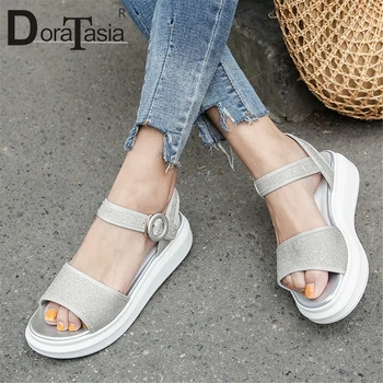 

DARATASIA Brand New Fashion Summer Sandals 2019 Ladies Flat Platform Bling Women Shoes Woman Casual Sandals Girl Shoes Female